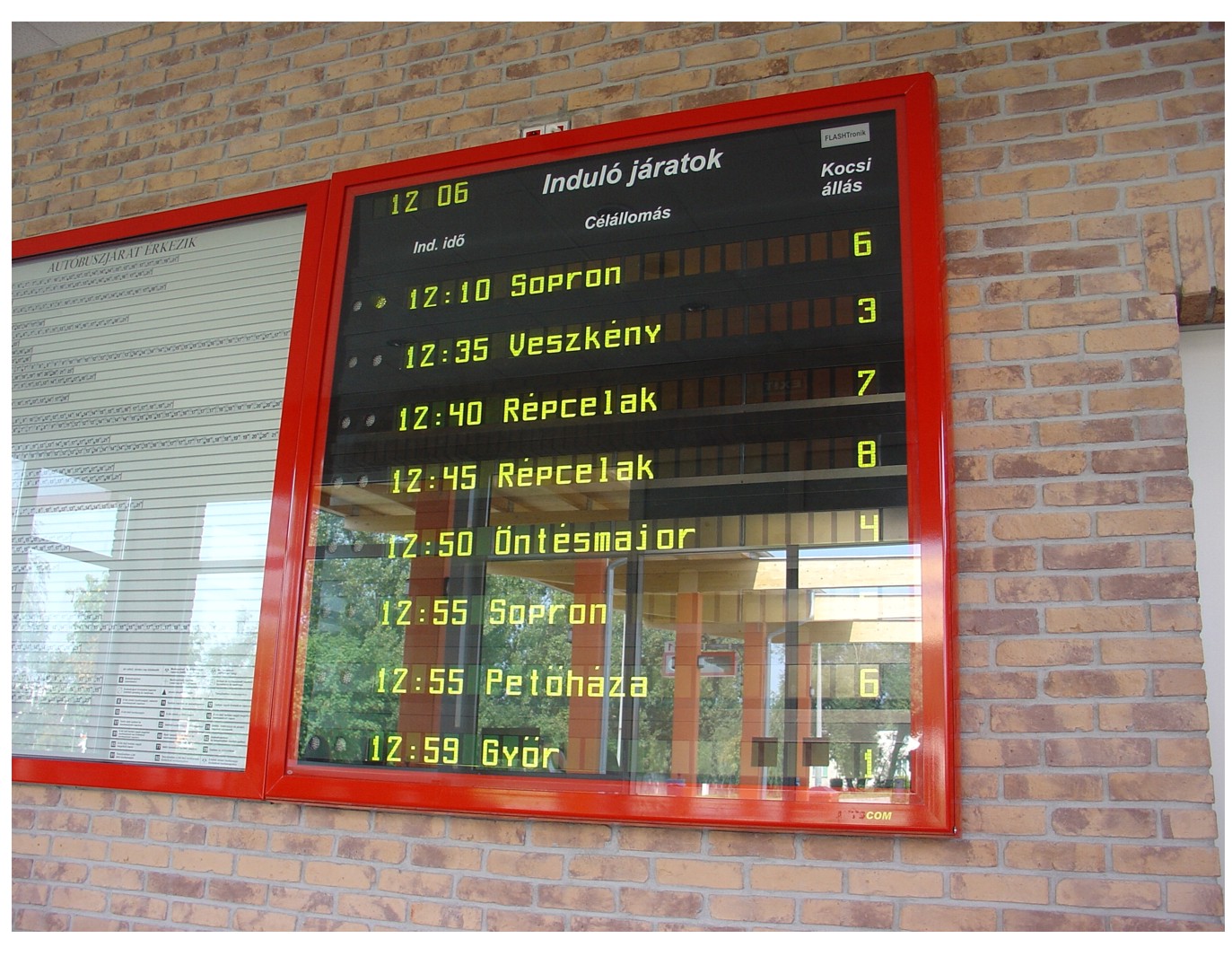 111 szegmeses LCD-ből ptett tbla
